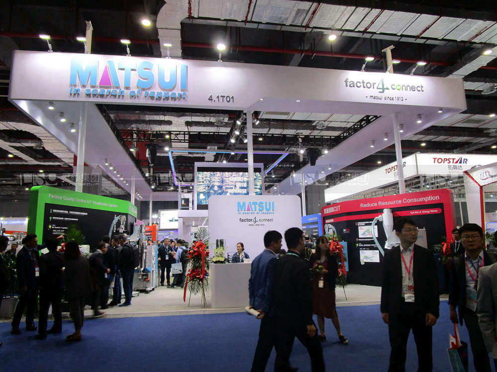 松井-橡塑展展臺設(shè)計