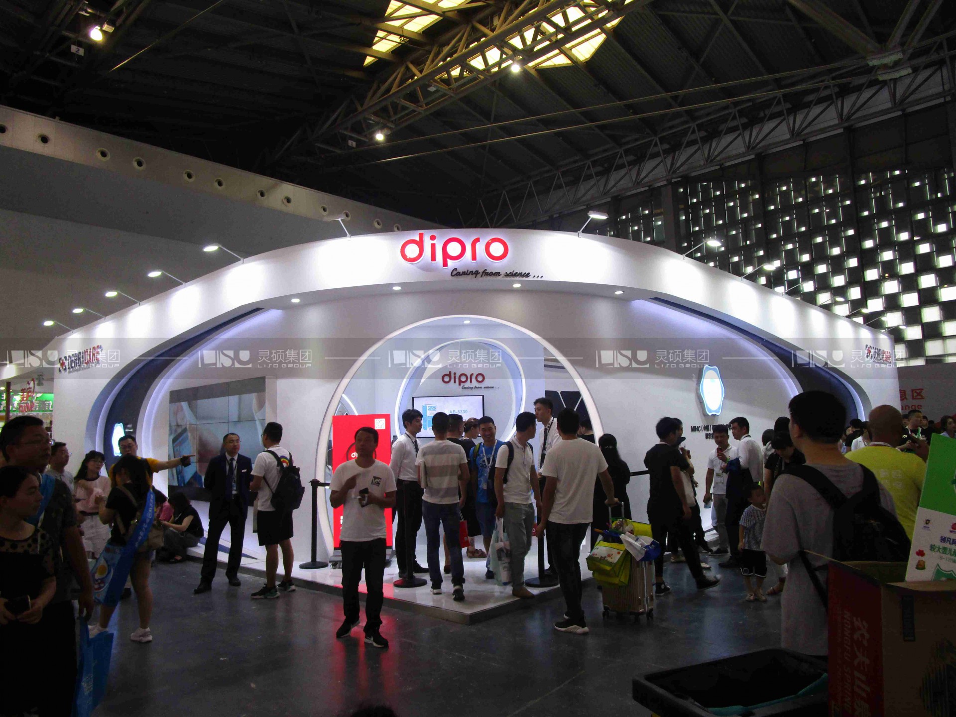 德貝康愛- CBME孕嬰童展展臺設(shè)計案例