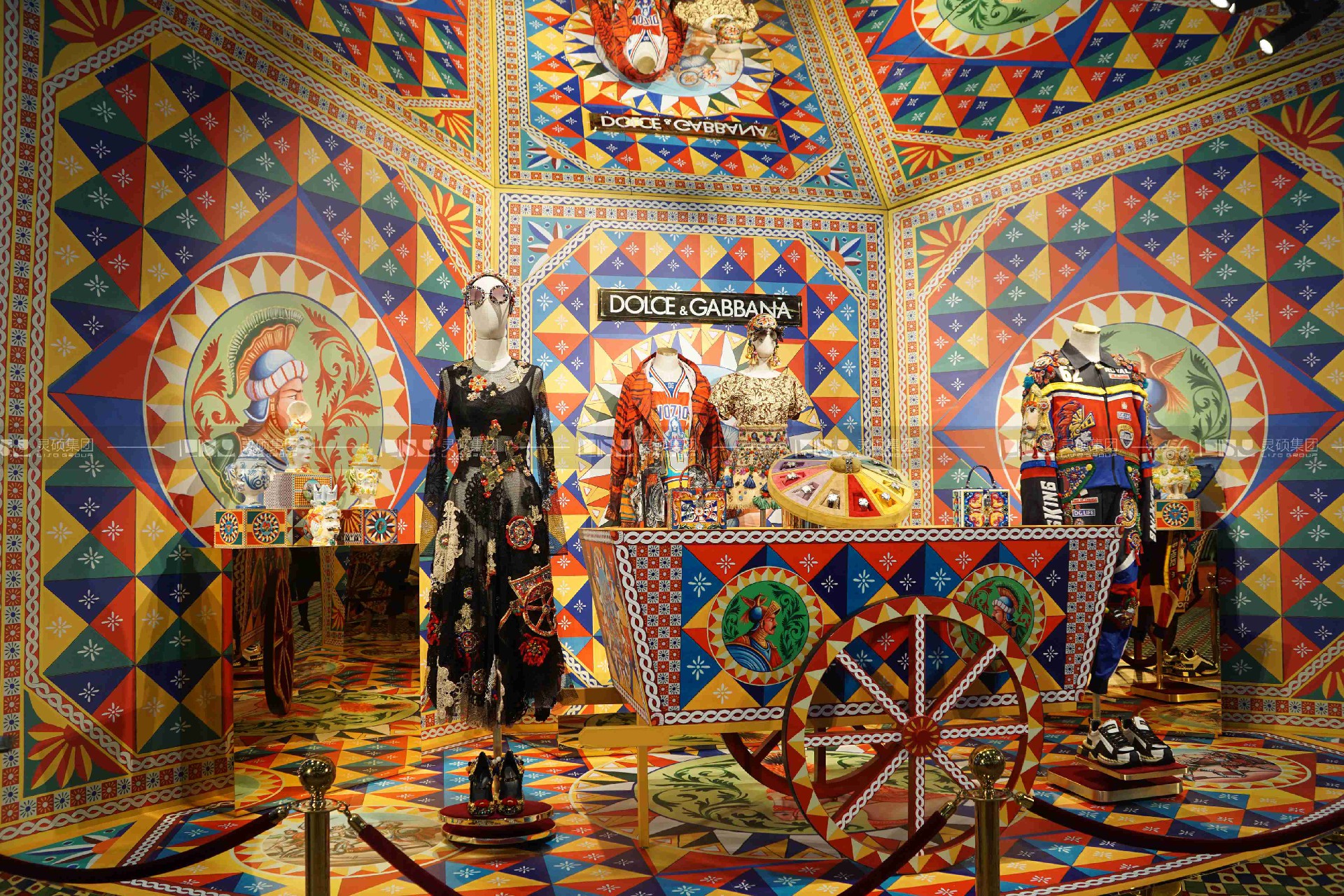 杜嘉班納-2019年上海展會(huì)展臺(tái)設(shè)計(jì)案例