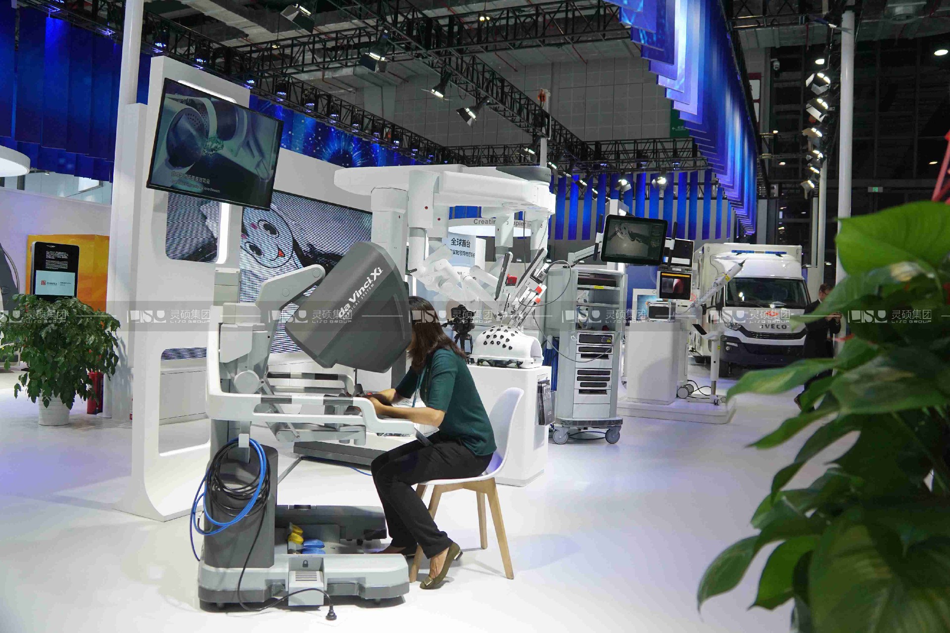 復(fù)星Fosun Health-2019年上海展會(huì)展臺(tái)設(shè)計(jì)案例