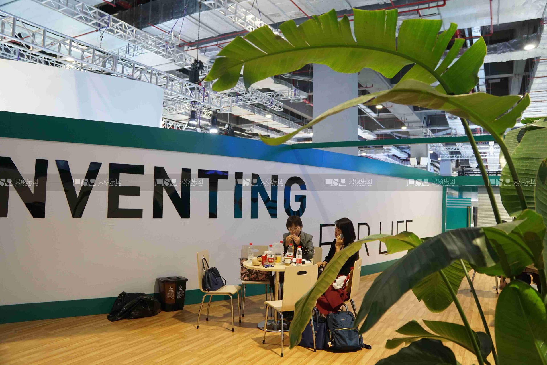 默沙東-上海展會(huì)展臺(tái)設(shè)計(jì)案例