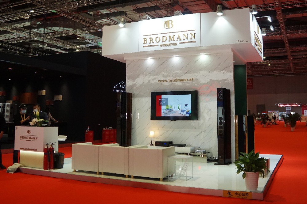 展臺(tái)的設(shè)計(jì)效果如何，如何能否吸引觀眾特別是專業(yè)觀眾的目光？