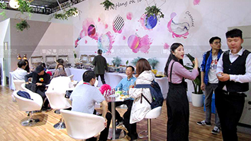 臻臣-美容展展臺設(shè)計(jì)案例